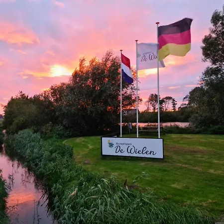 513 Op Recreatiepark De Wielen Alpesi faház *